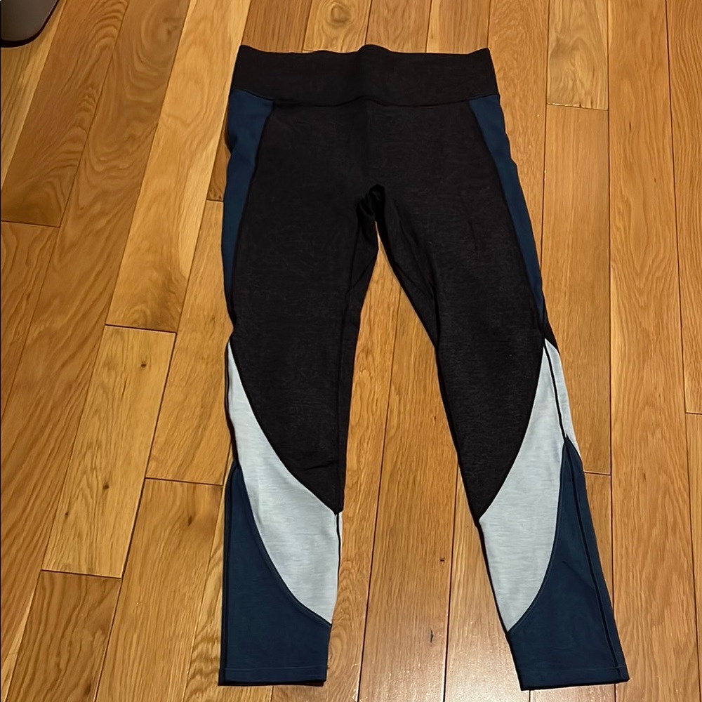 Black and Blue Athletic Leggings with Color Blocking
